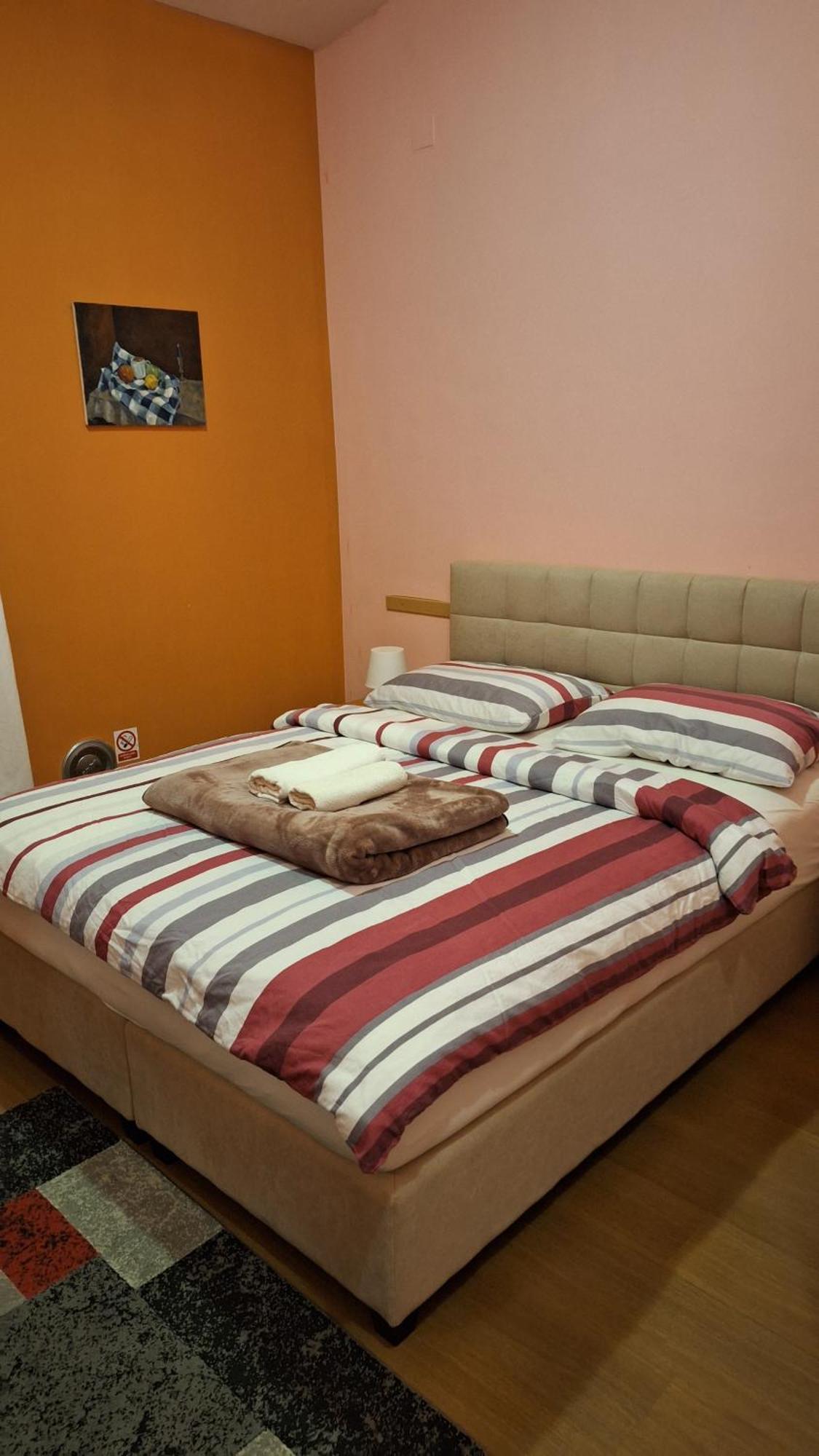 Guest House Sv. Nikola Dugo Selo エクステリア 写真