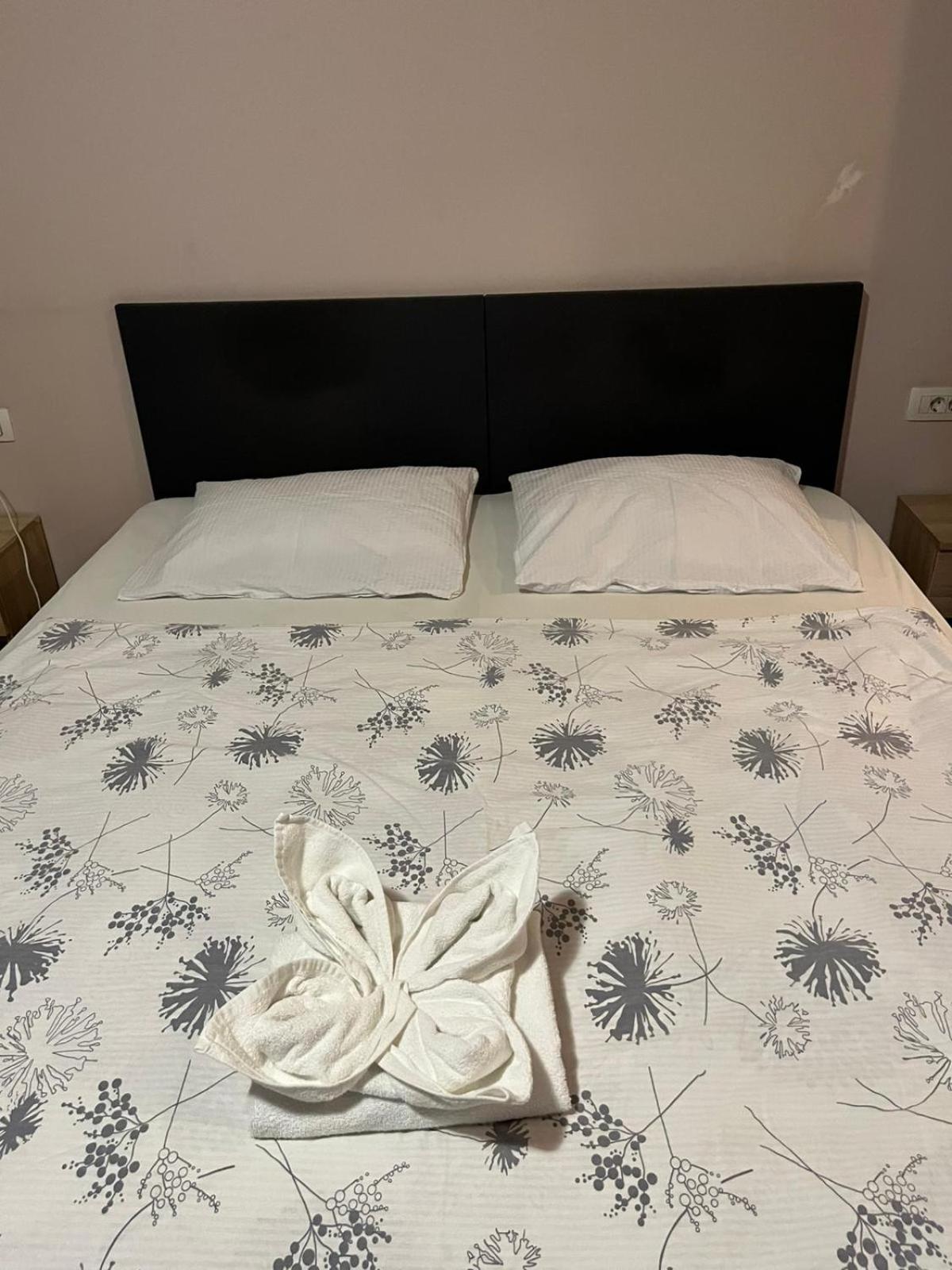 Guest House Sv. Nikola Dugo Selo エクステリア 写真
