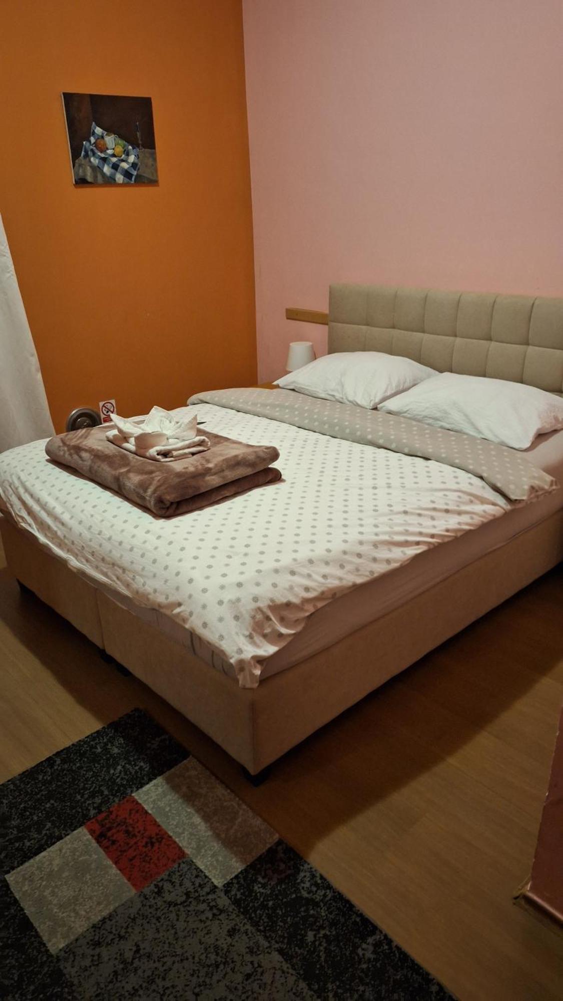 Guest House Sv. Nikola Dugo Selo エクステリア 写真
