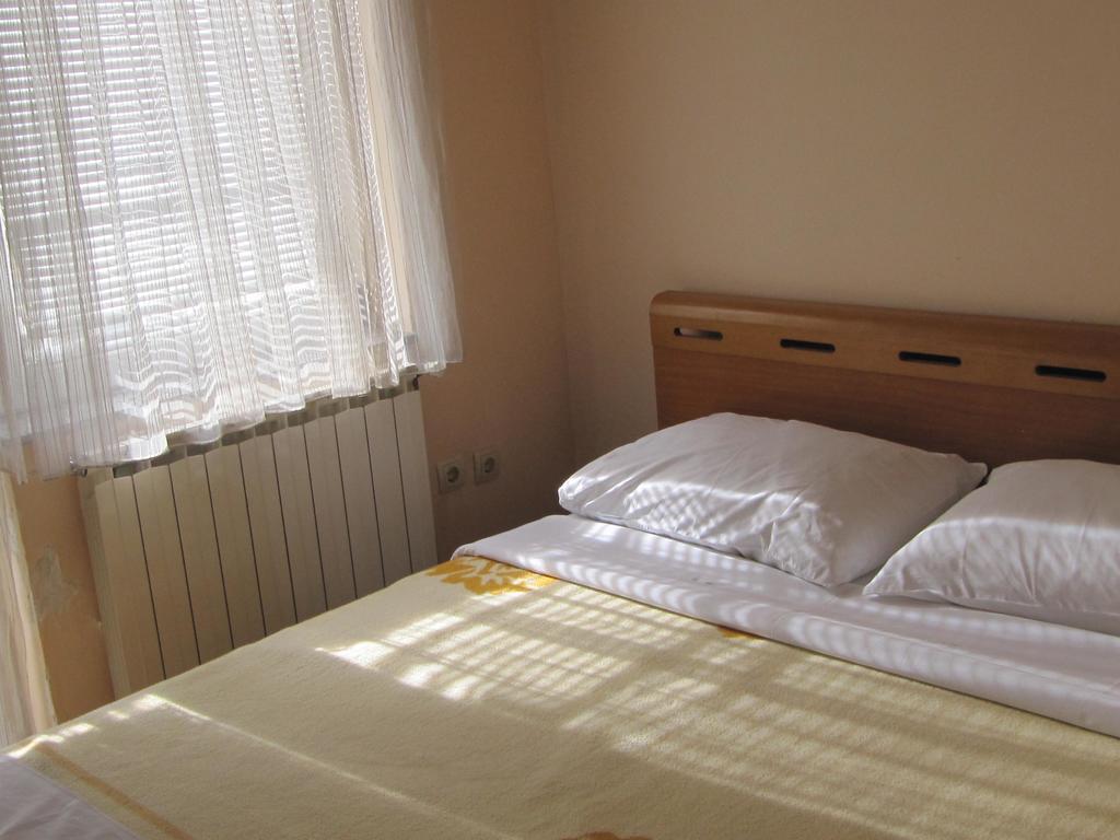 Guest House Sv. Nikola Dugo Selo エクステリア 写真