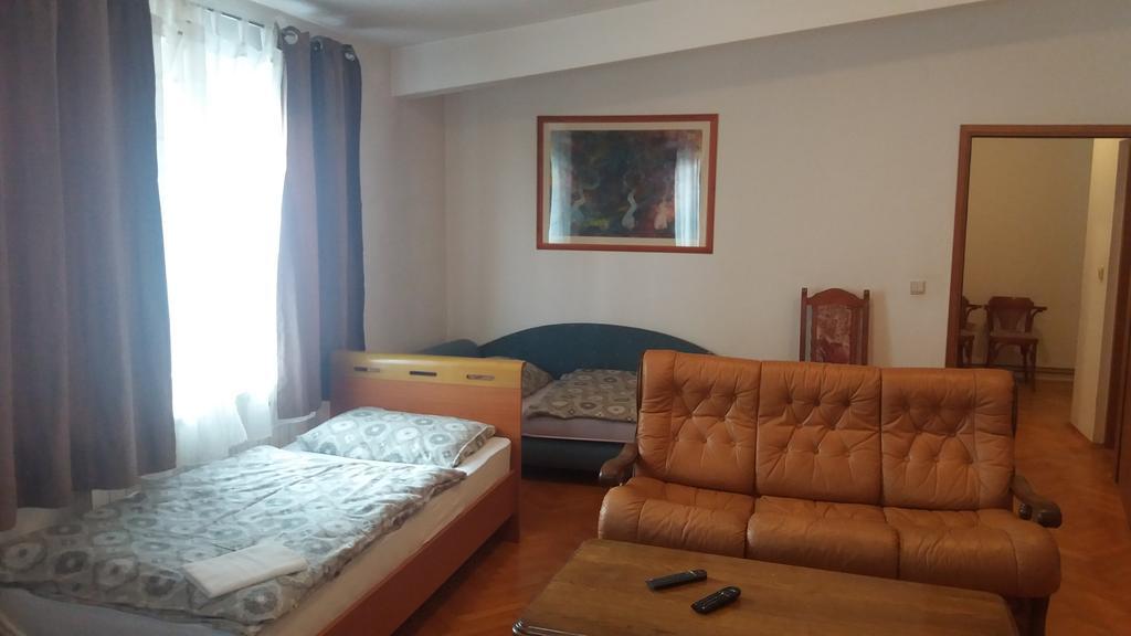 Guest House Sv. Nikola Dugo Selo エクステリア 写真