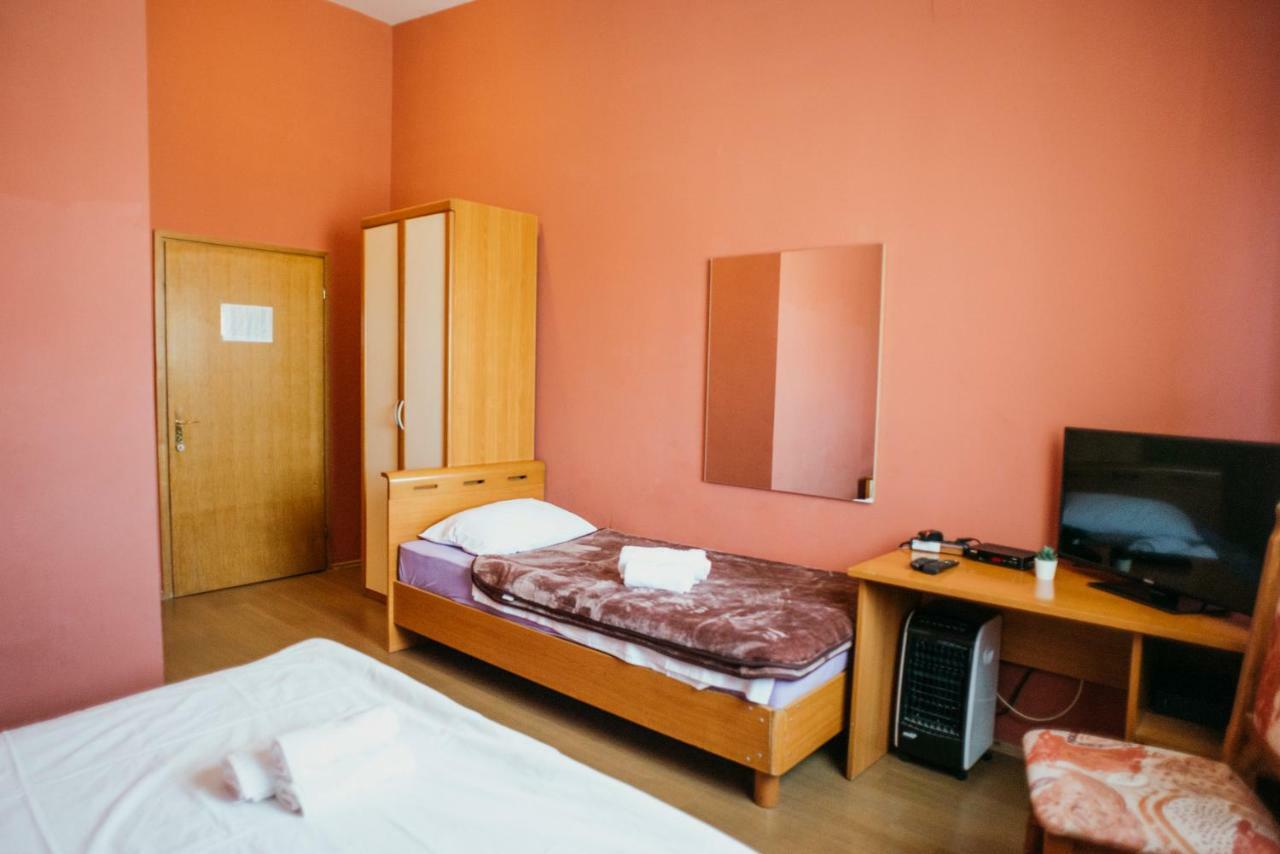 Guest House Sv. Nikola Dugo Selo エクステリア 写真
