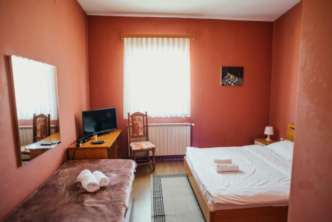 Guest House Sv. Nikola Dugo Selo エクステリア 写真