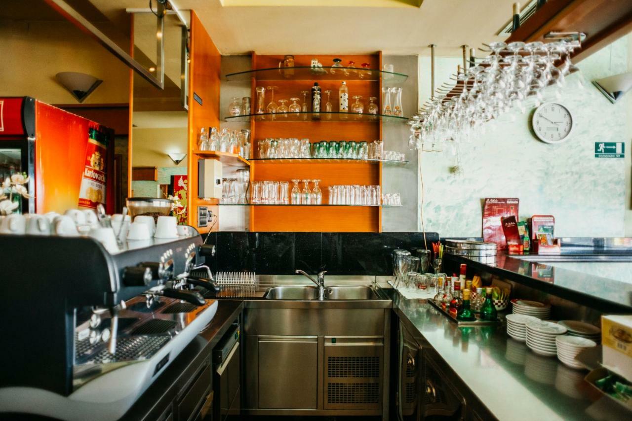 Guest House Sv. Nikola Dugo Selo エクステリア 写真