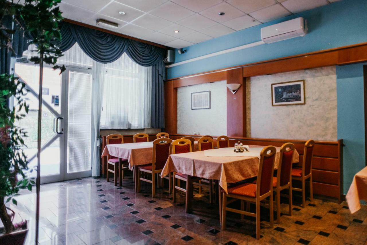 Guest House Sv. Nikola Dugo Selo エクステリア 写真
