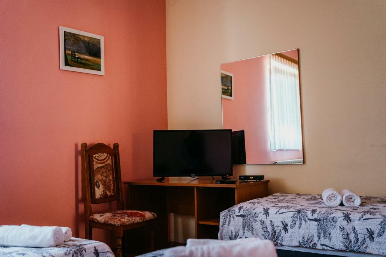 Guest House Sv. Nikola Dugo Selo エクステリア 写真