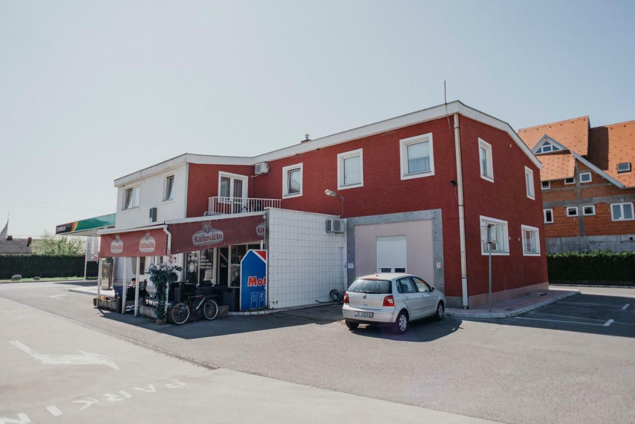 Guest House Sv. Nikola Dugo Selo エクステリア 写真